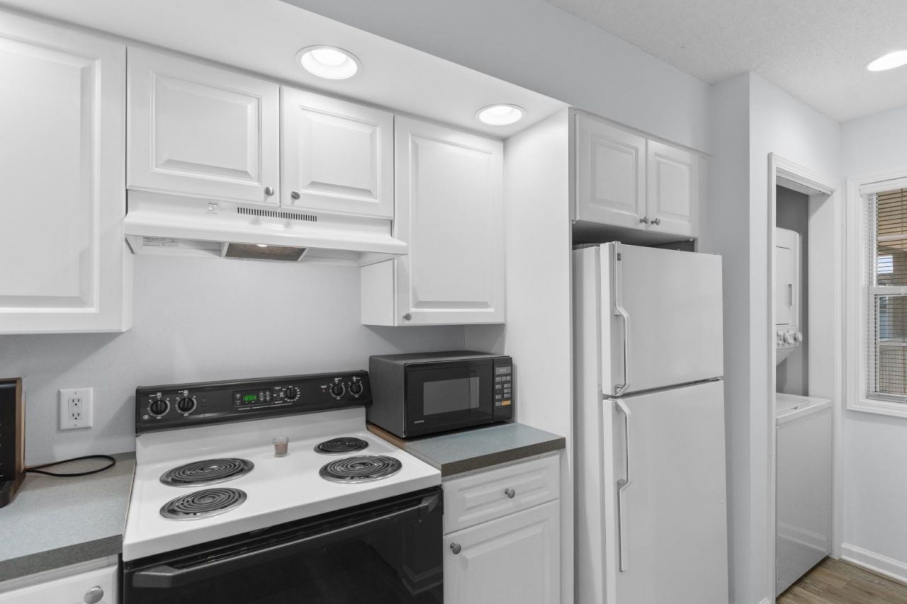 4430 Eastport Blvd. Photo 9