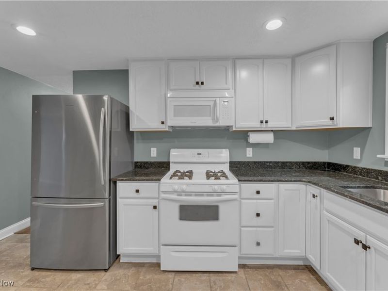 627 Poland Avenue, Struthers, OH 44471 Photo 4