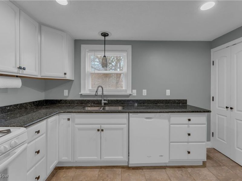 627 Poland Avenue, Struthers, OH 44471 Photo 5