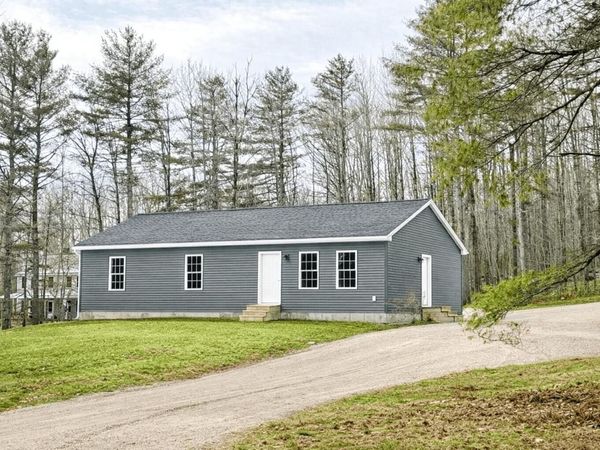 35 Moosehead Lane, Whitefield, ME 04353