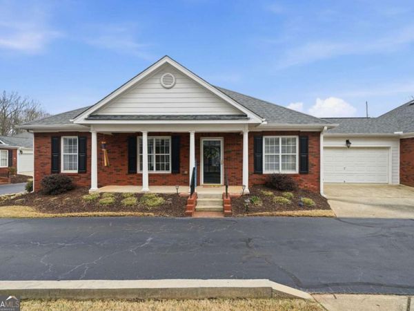 102 Courtyard Lane, Woodstock, GA 30189