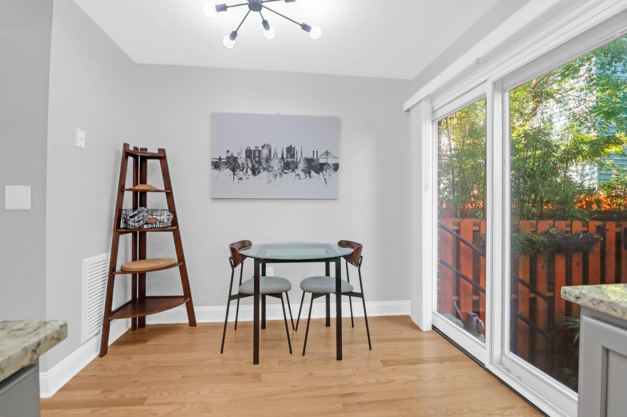 12 George Street Photo 14