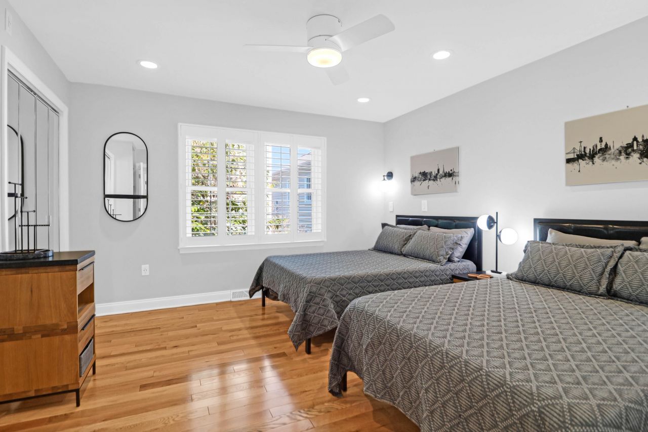 12 George Street Photo 16