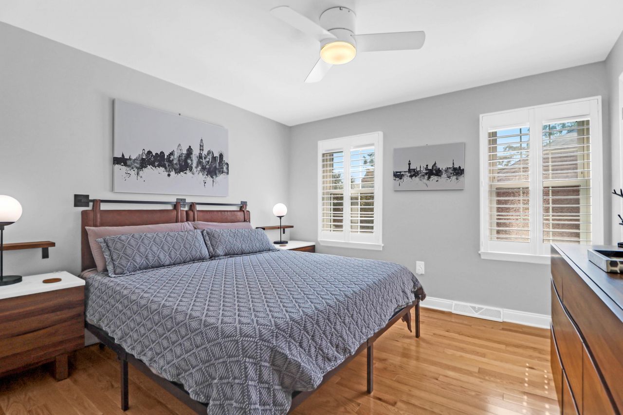 12 George Street Photo 17