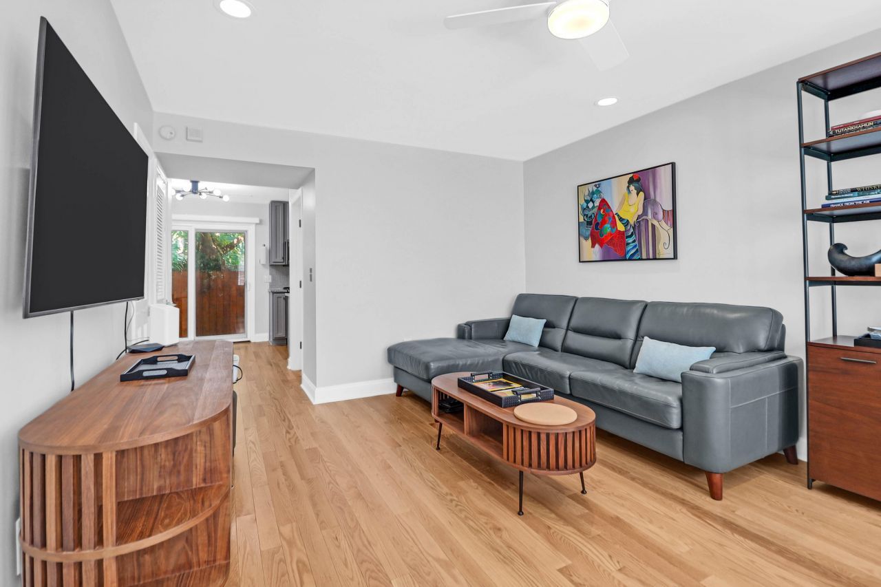 12 George Street Photo 5