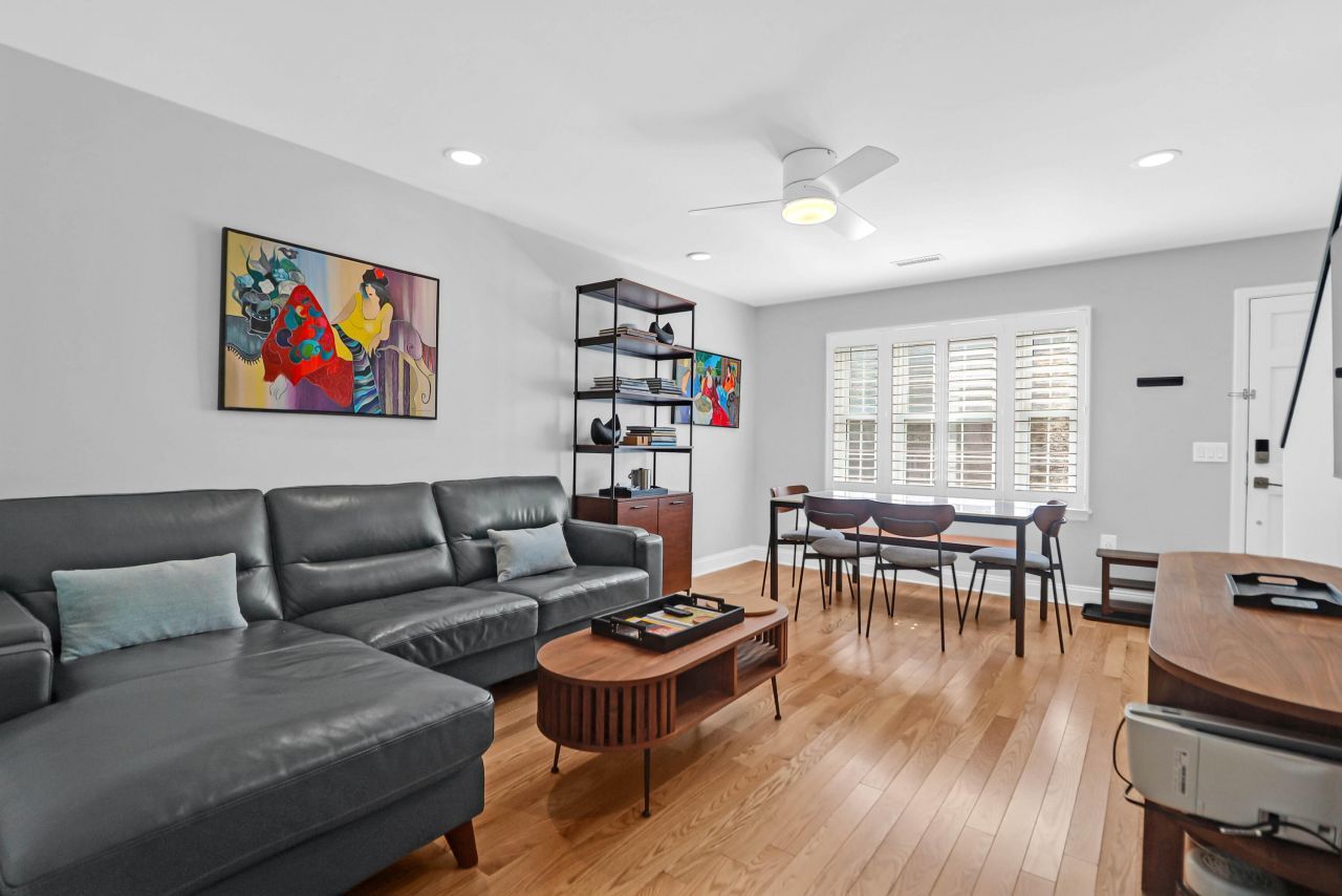 12 George Street Photo 6