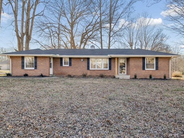 1305 Ellington Dr, Lafayette, TN 37083