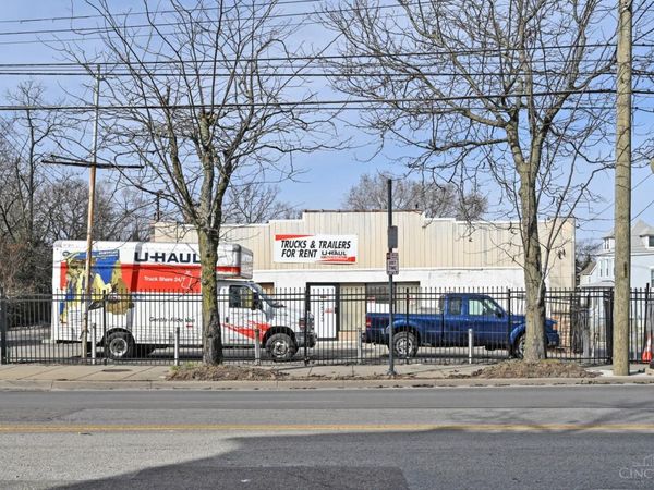 3573 Montgomery Road, Cincinnati, OH 45207