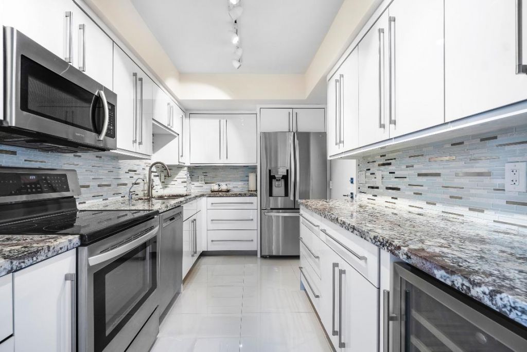 555 SE 6th Avenue, Unit 8d, Delray Beach, FL 33483 Photo