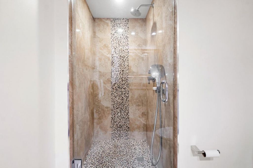 555 SE 6th Avenue, Unit 8d, Delray Beach, FL 33483 Photo