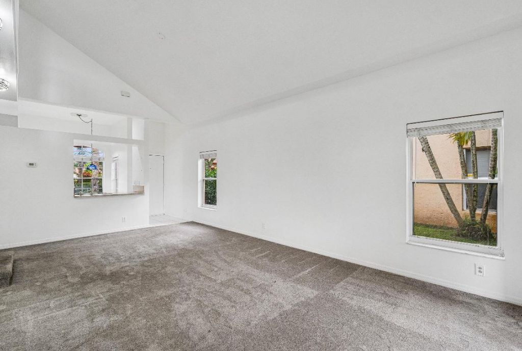 1007 Via Jardin, Riviera Beach, FL 33418 Photo