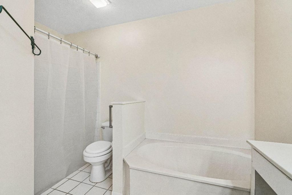 1007 Via Jardin, Riviera Beach, FL 33418 Photo