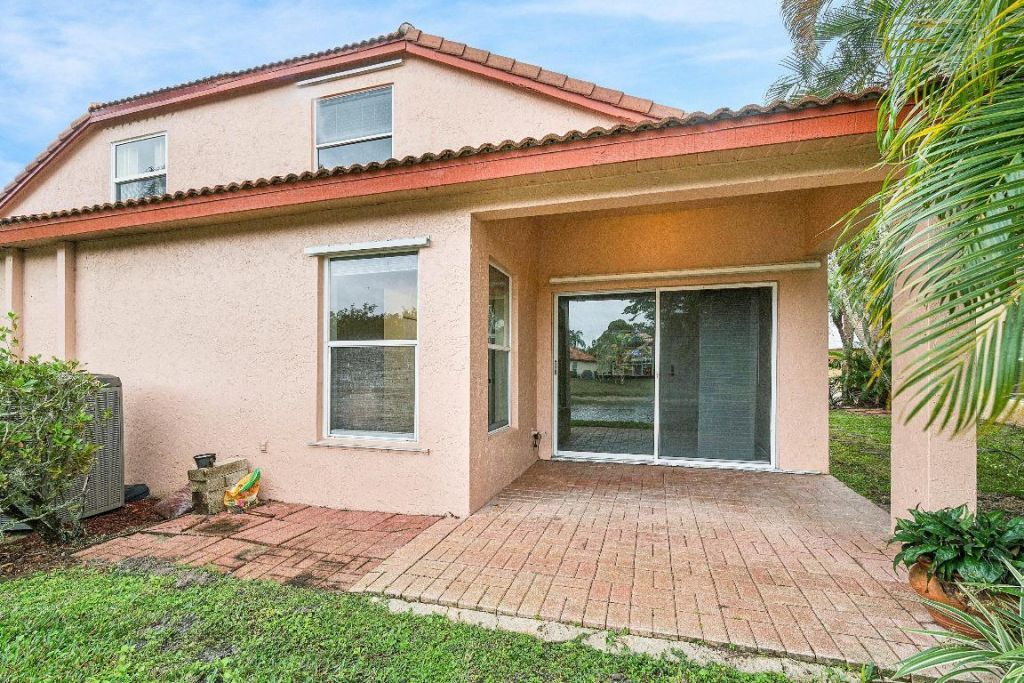 1007 Via Jardin, Riviera Beach, FL 33418 Photo