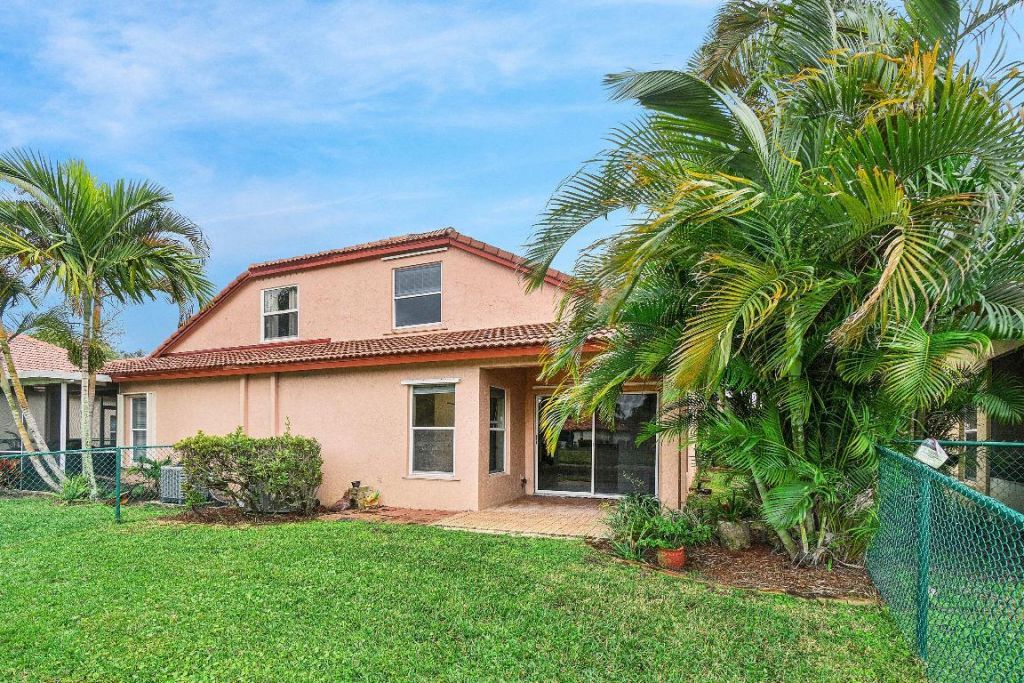 1007 Via Jardin, Riviera Beach, FL 33418 Photo