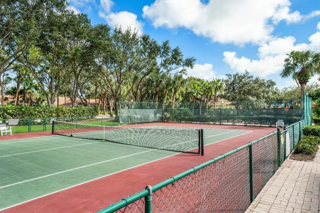 1007 Via Jardin, Riviera Beach, FL 33418 Photo