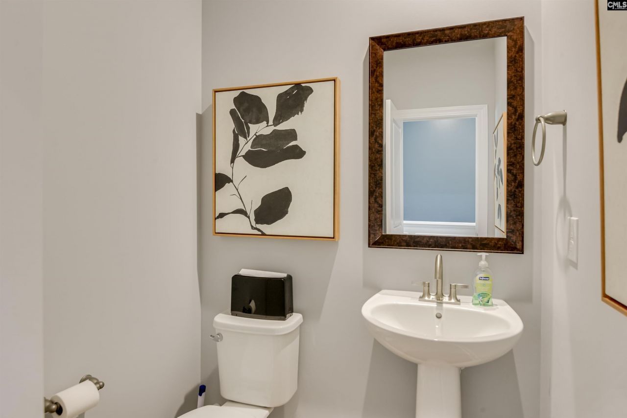 425 Hacienda Court Photo 5