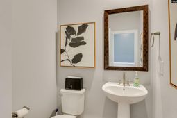 425 Hacienda Court photo 4