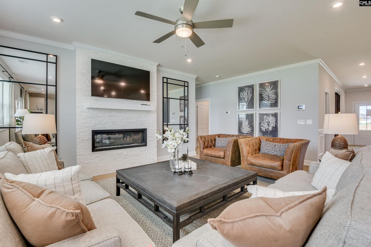 425 Hacienda Court Photo 6