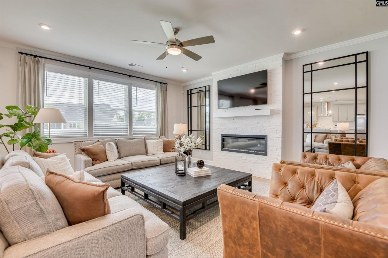 425 Hacienda Court Photo 7