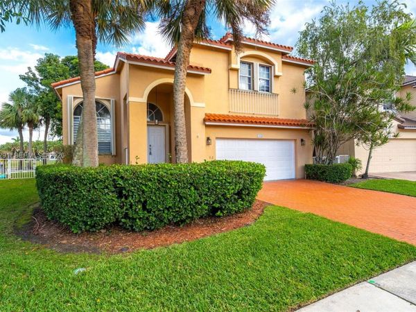 1413 SW 158th Ave , Pembroke Pines, FL 33027
