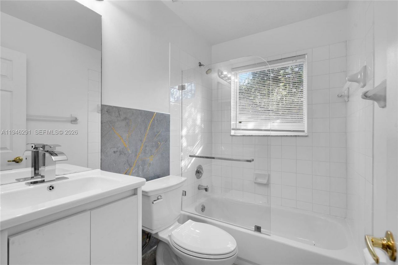 1413 SW 158th Ave , Pembroke Pines, FL 33027 Photo