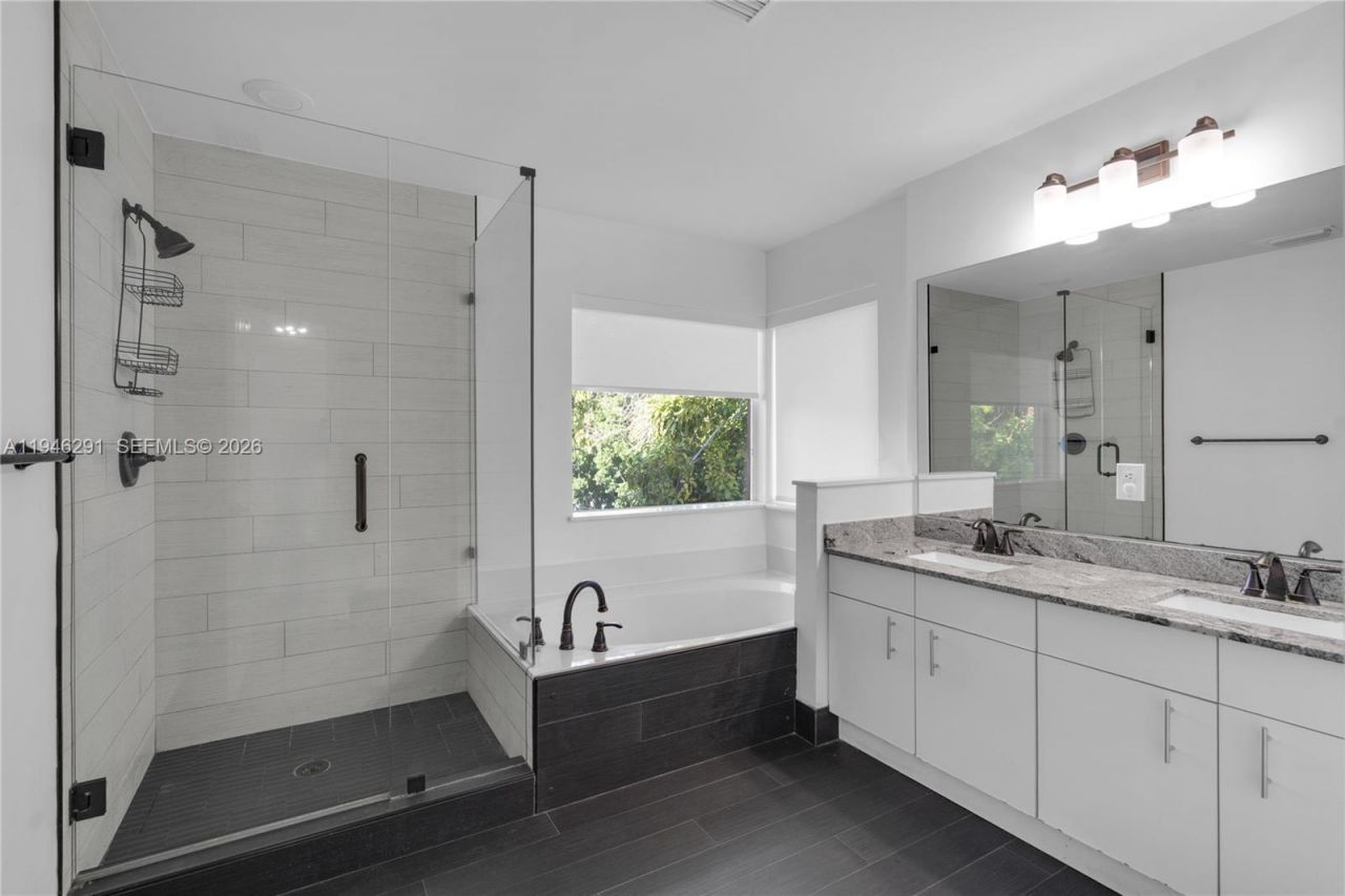 1413 SW 158th Ave , Pembroke Pines, FL 33027 Photo