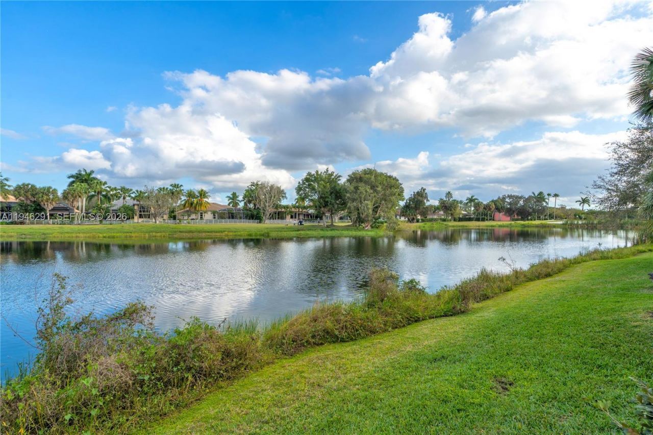 1413 SW 158th Ave , Pembroke Pines, FL 33027 Photo