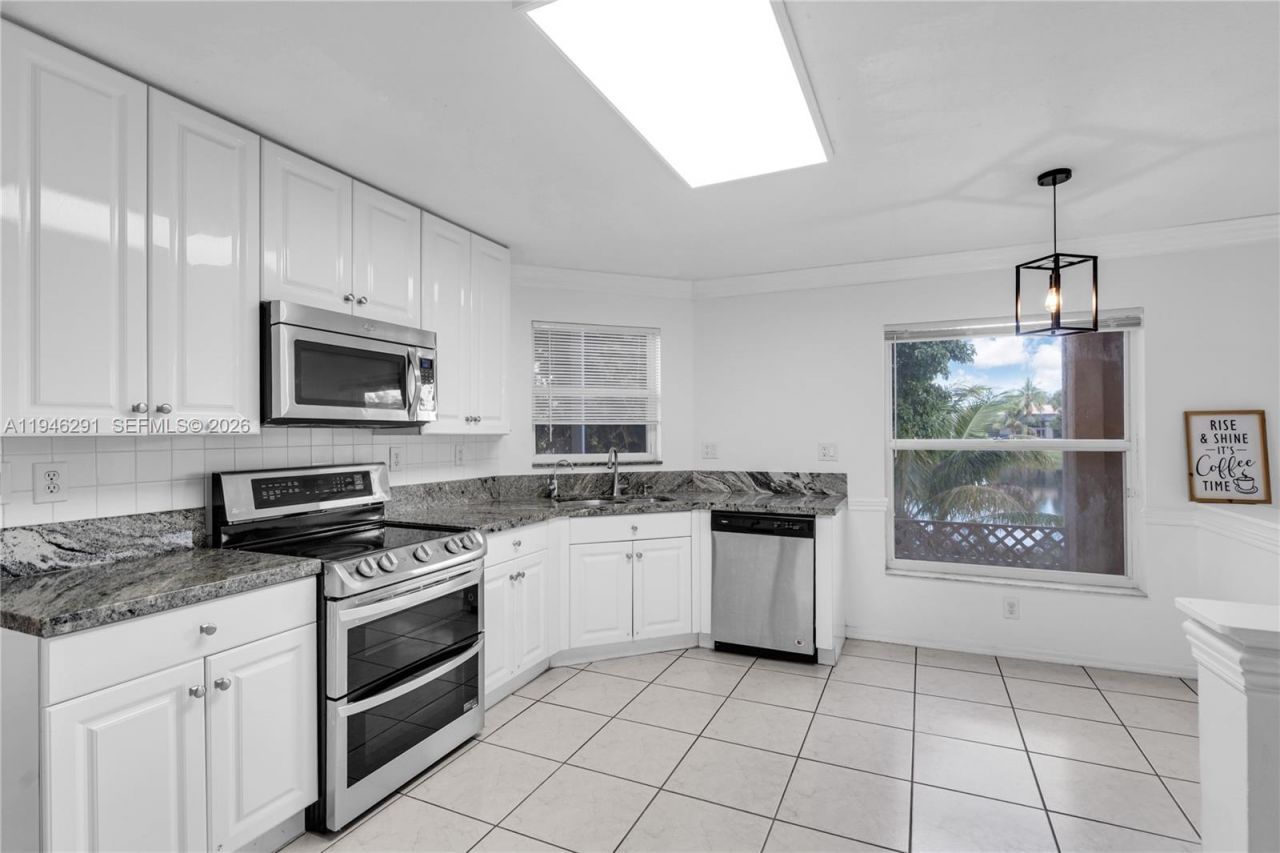 1413 SW 158th Ave , Pembroke Pines, FL 33027 Photo