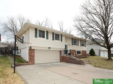 6308 Briar Rosa Drive, Lincoln, NE 68516