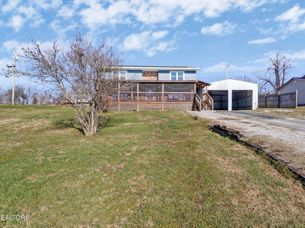 625 Mccartt St, Wartburg, TN 37887