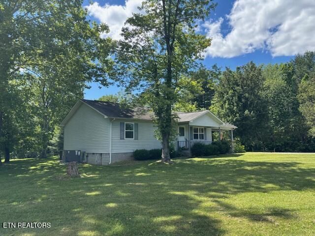 464 Fairview Drive Crossville, TN 38571
