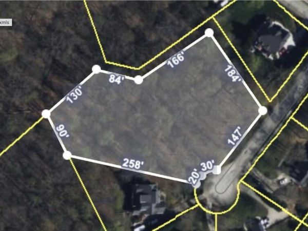 12 Hawthorn Place, Norris, TN 37828