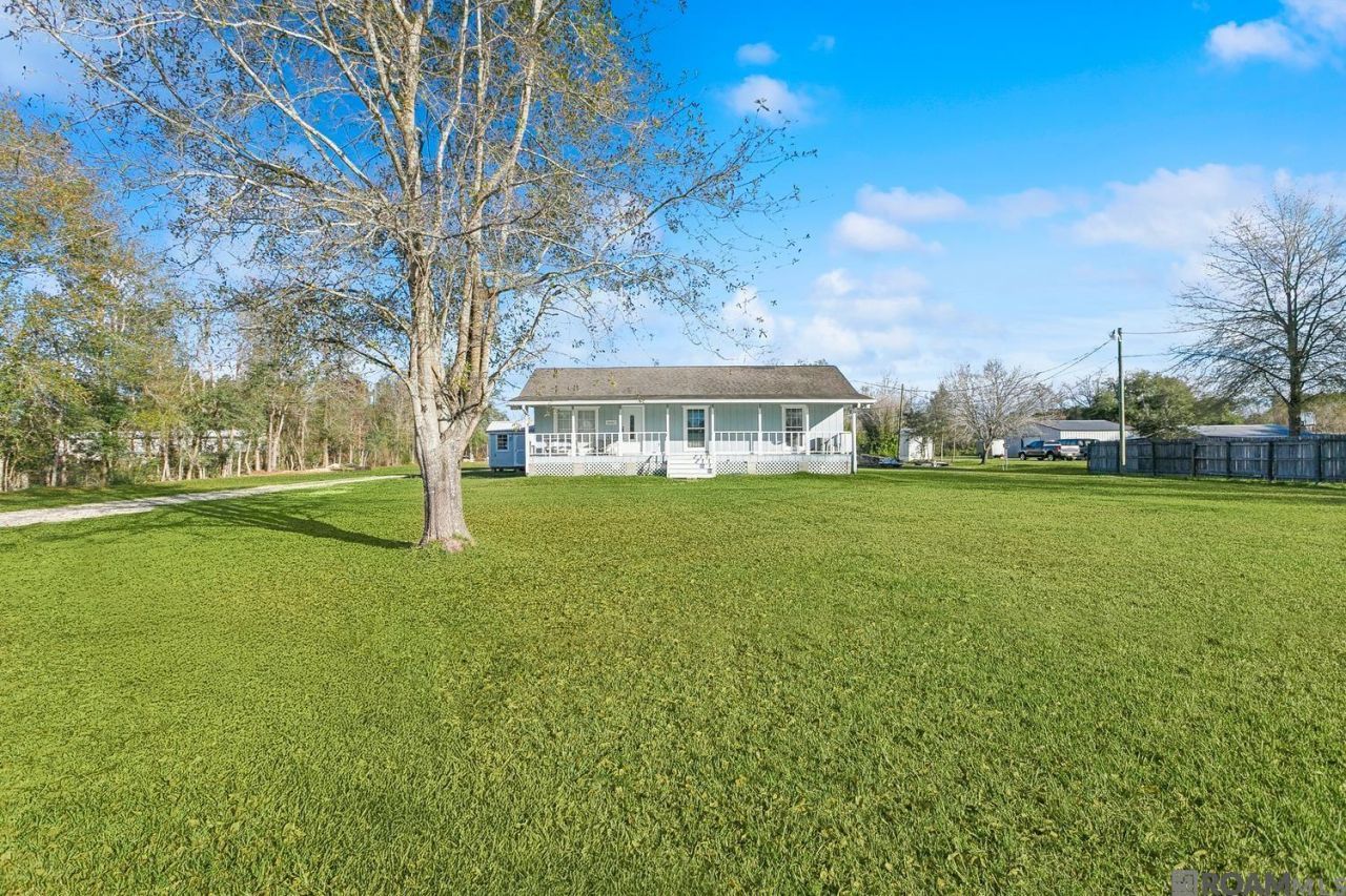 28465 Hutchinson Cemetary Road, Albany, LA 70711 Main Photo