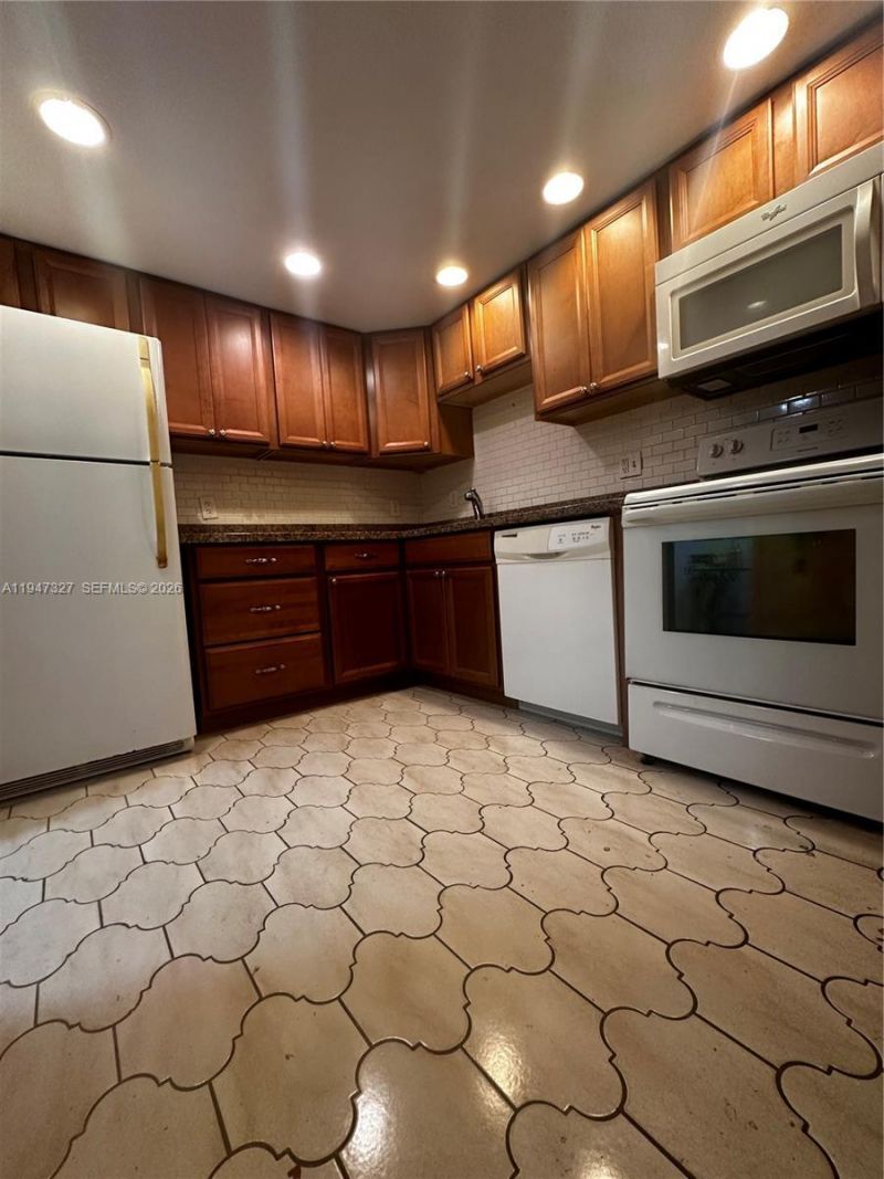 2851 S Palm Aire Dr, Unit 506, Pompano Beach, FL 33069 Photo