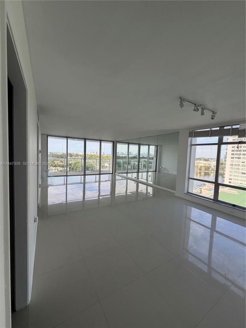 5750 Collins Ave, Unit 10F, Miami Beach, FL 33140 Photo