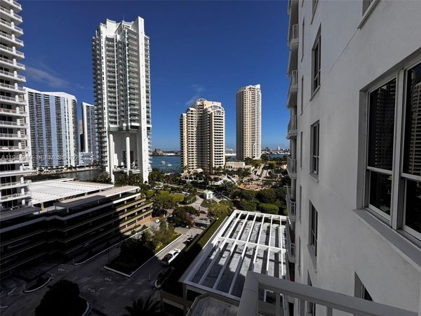 701 Brickell Key Blvd, Unit 1208, Miami, FL 33131