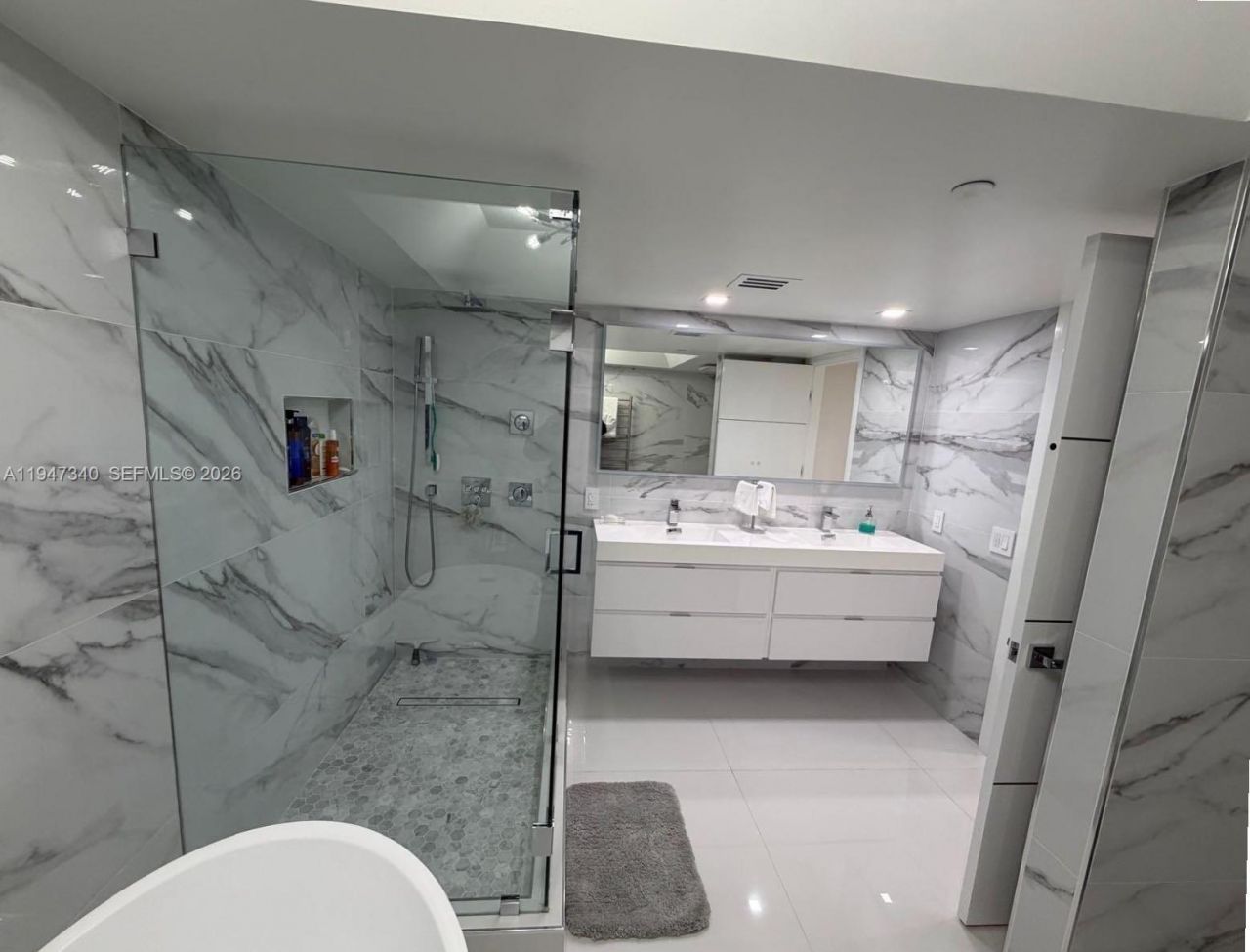 5757 Collins Ave , Unit 504, Miami Beach, FL 33140 Photo