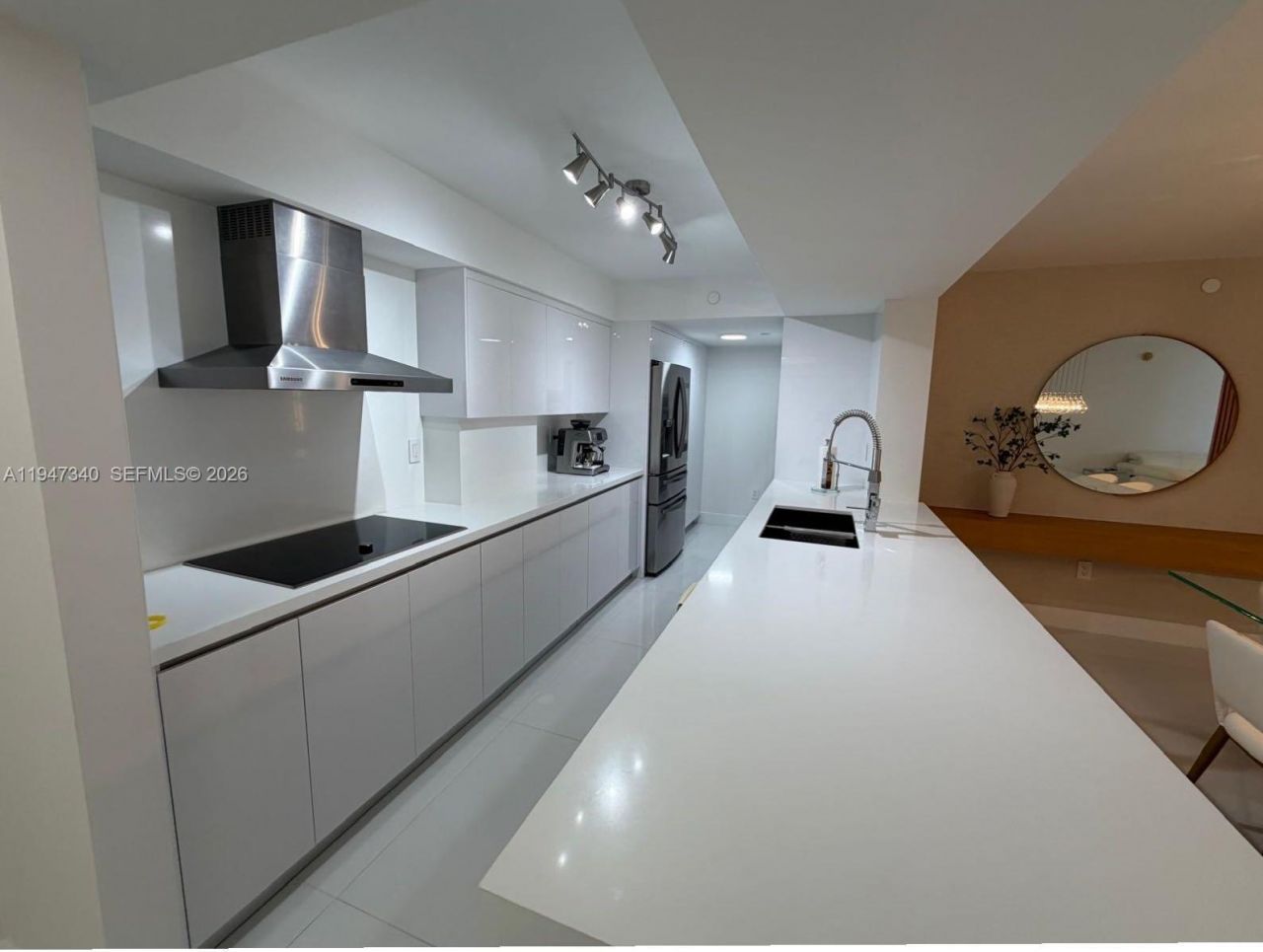 5757 Collins Ave , Unit 504, Miami Beach, FL 33140 Photo