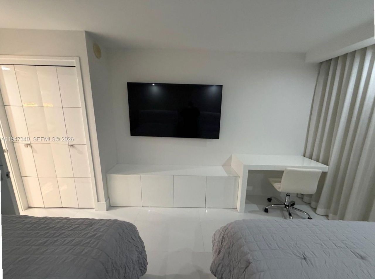 5757 Collins Ave , Unit 504, Miami Beach, FL 33140 Photo