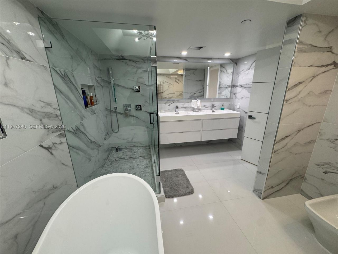 5757 Collins Ave , Unit 504, Miami Beach, FL 33140 Photo