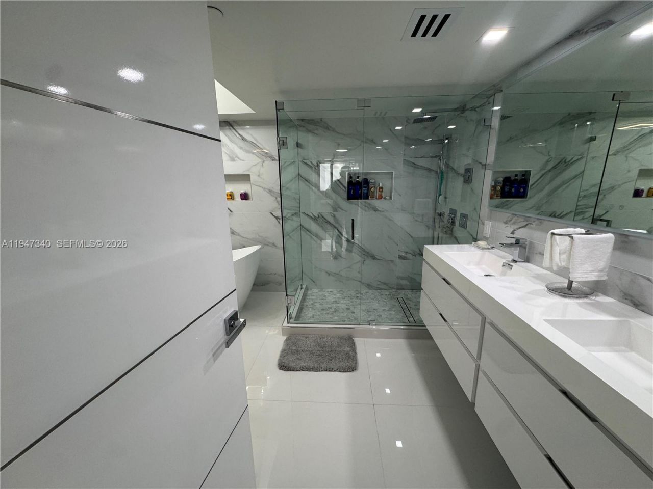 5757 Collins Ave , Unit 504, Miami Beach, FL 33140 Photo