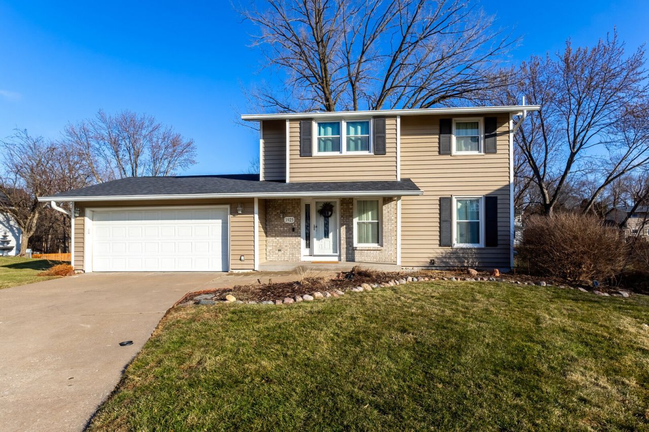 3925 Tanglefoot Court, Bettendorf, IA 52722 Main Photo