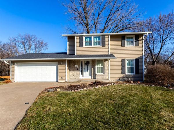 3925 TANGLEFOOT Court, Bettendorf, IA 52722
