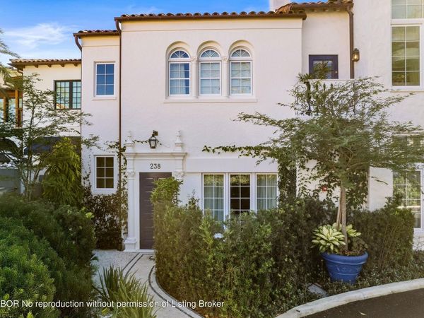 238 Phipps Plaza, Palm Beach, FL 33480