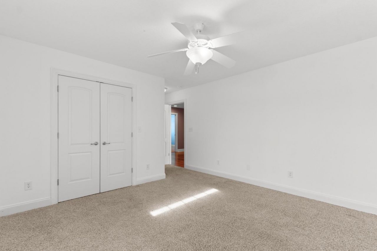 109 Eden Ct. Photo 25