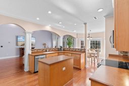 109 Eden Ct. photo 4