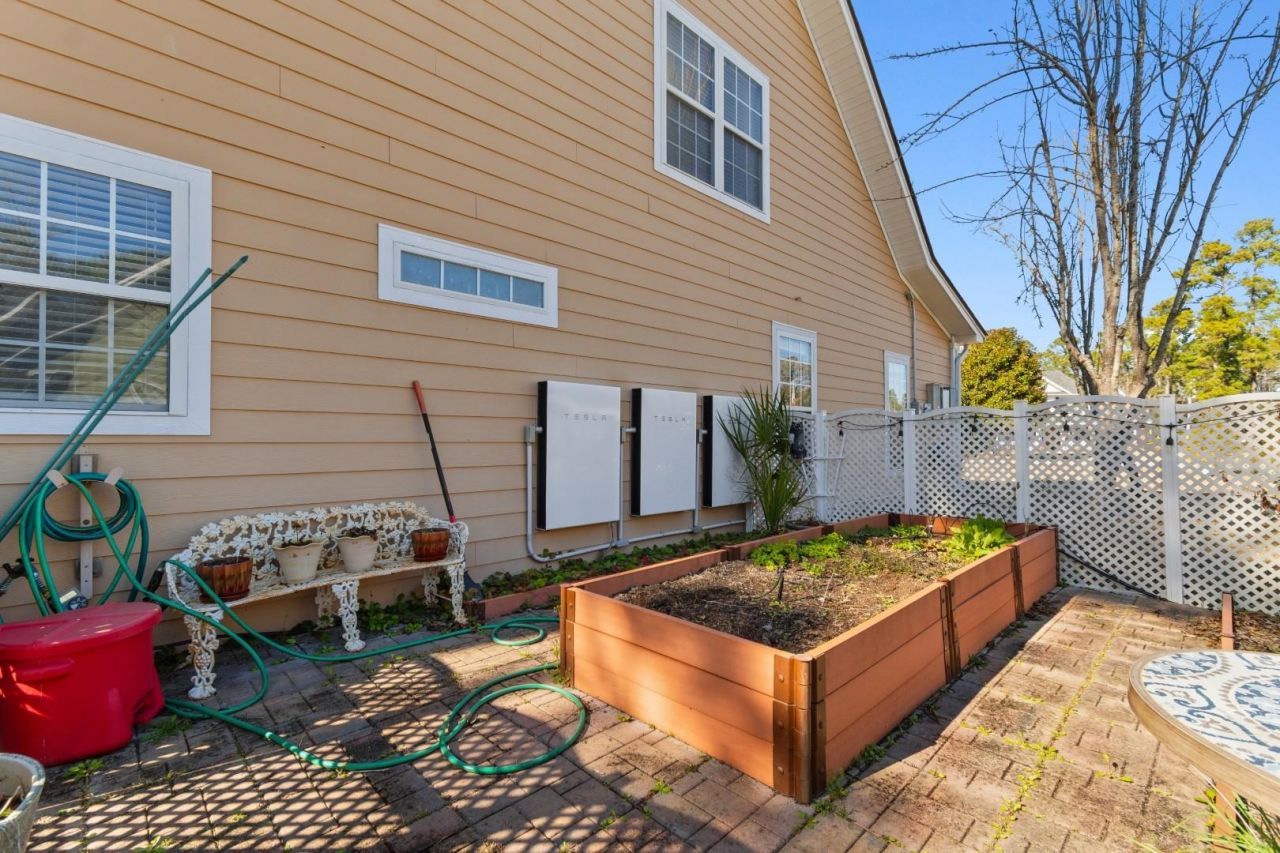 109 Eden Ct. Photo 36