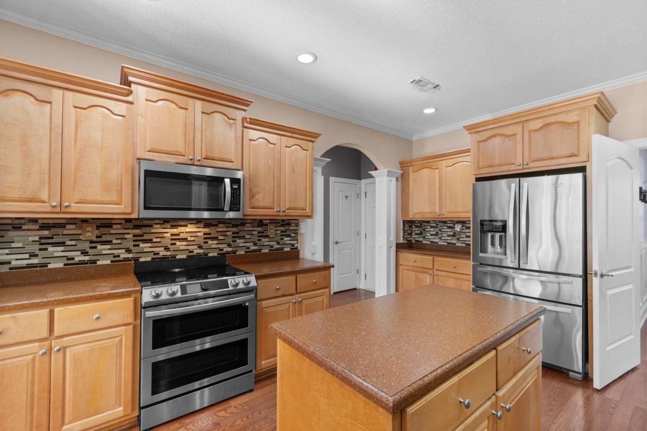 109 Eden Ct. Photo 6