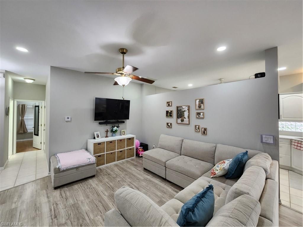 10702 Rio Mar Cir, Estero, FL 33928 Photo