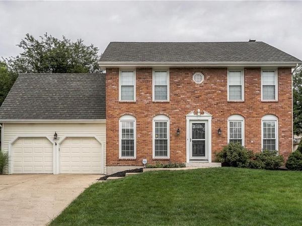 3907 NE Clearbrook Drive, Lee's Summit, MO 64064